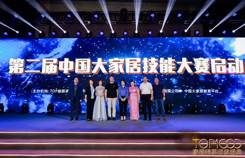 百強(qiáng)YO.EASY科技?jí)Ρ?全國(guó)6強(qiáng)上海家博會(huì)再現(xiàn)風(fēng)采